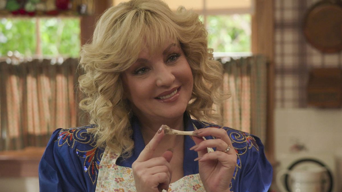 Wendi McLendon-Covey as Beverly in The Goldbergs Season 10