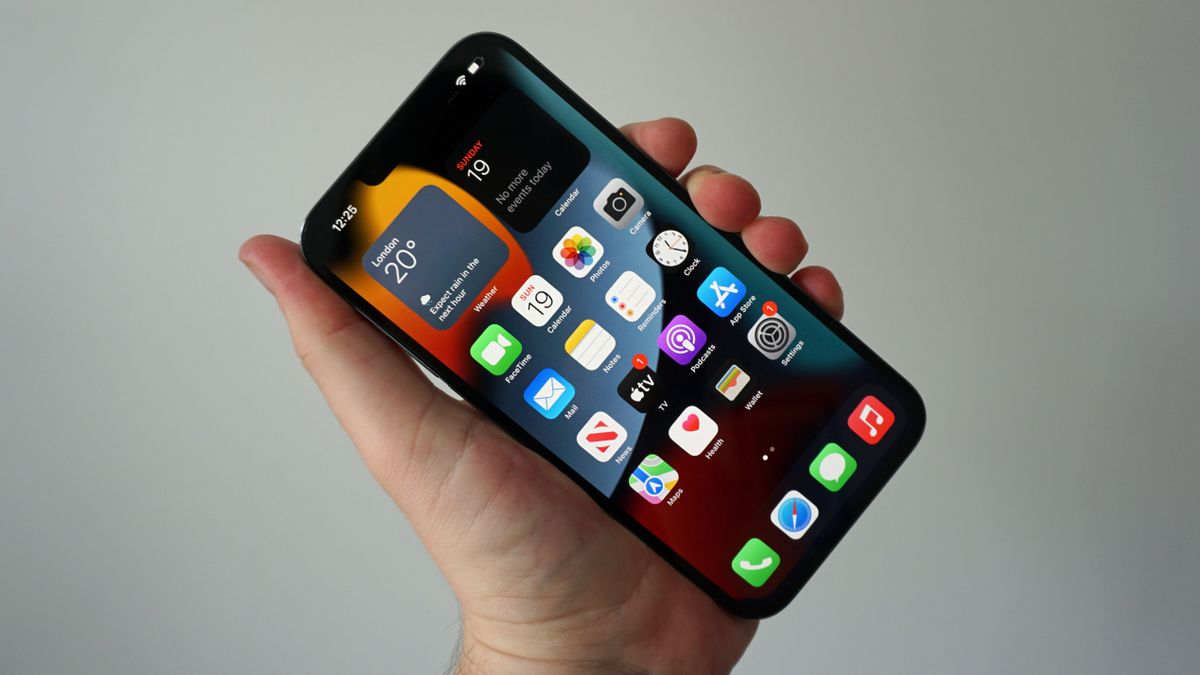 iPhone 14's OLED displays tipped to come from rival Samsung - TechRadar