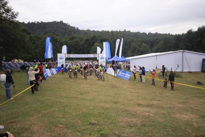 Racers start out stage 2