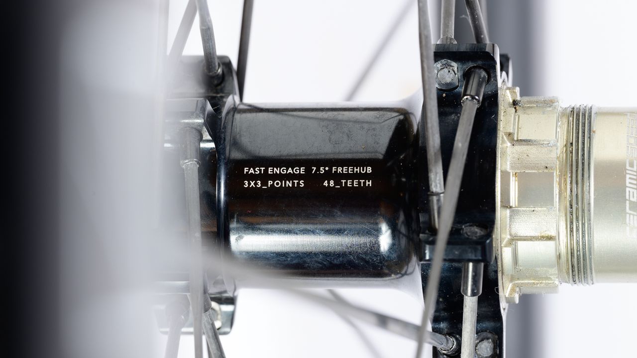 Hunt 60 Limitless UD Carbon Spoke wheelset rear hub shell