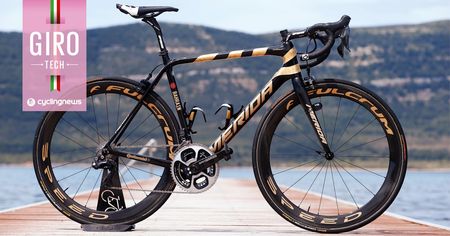 Vincenzo Nibali's custom Merida Scultura for the 2017 Giro d'Italia