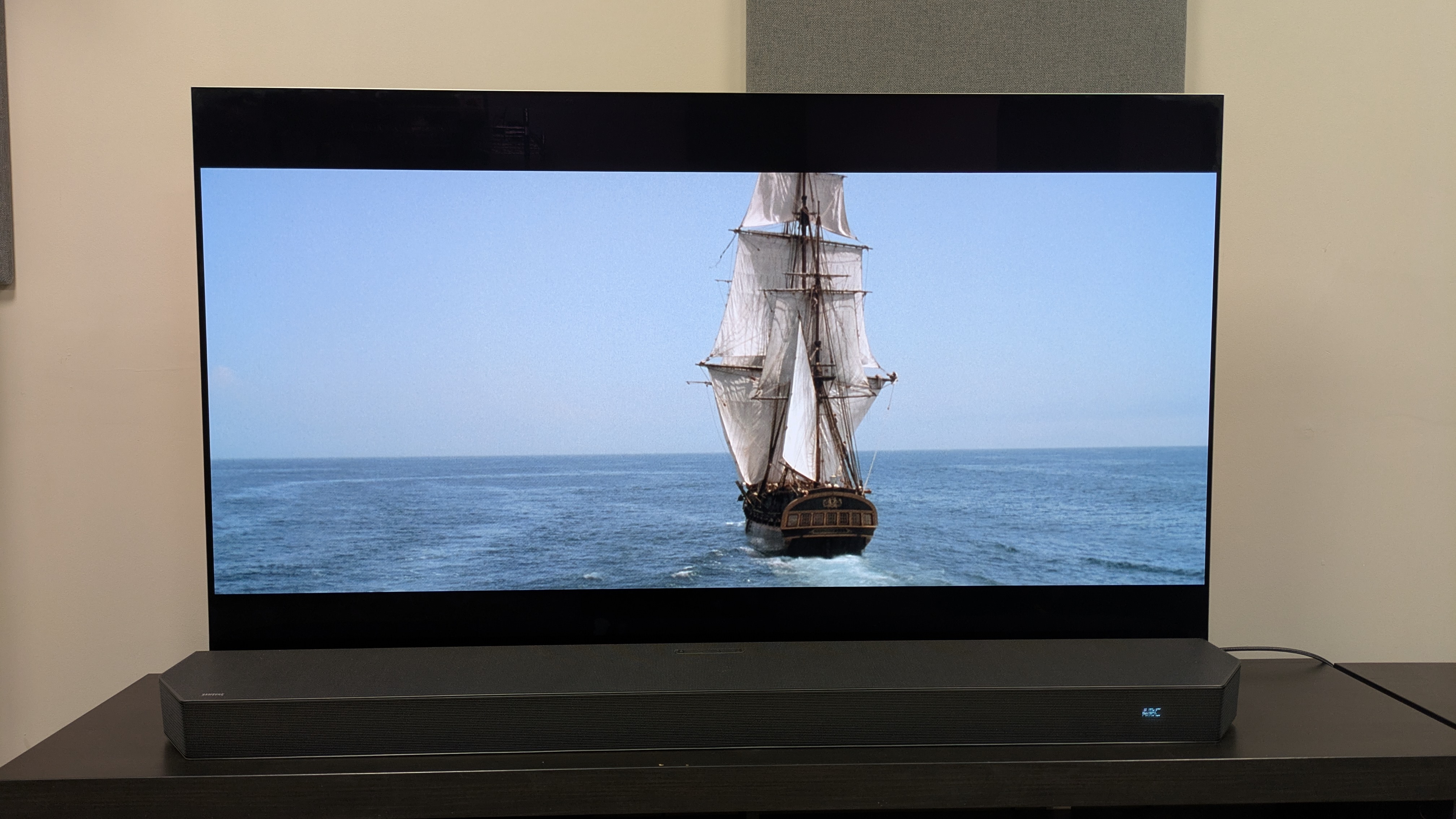Master & Commander 4K Blu-ray on LG G5 showing ship during daytime