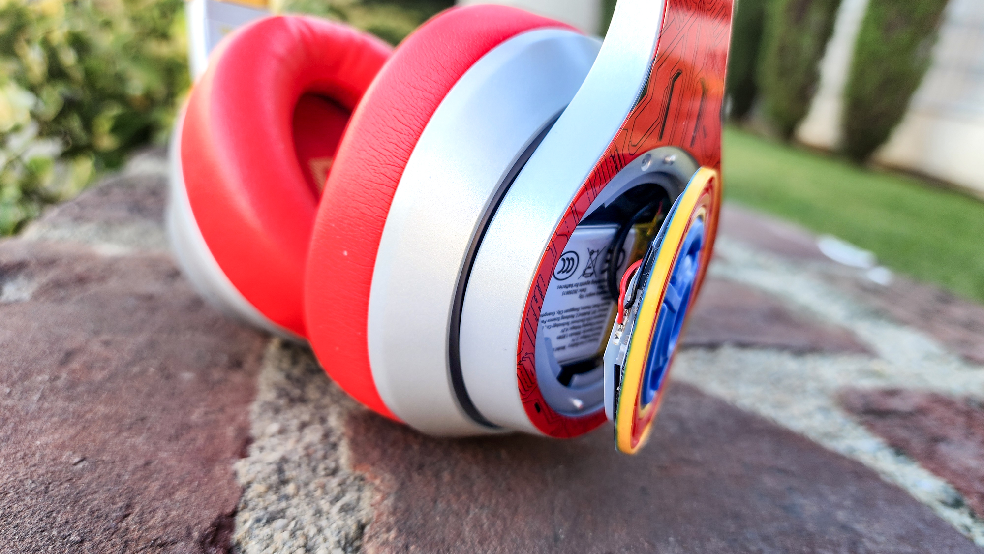 iClever Auraa kid headphones