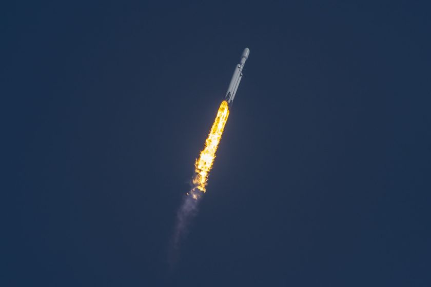 Amazing photos from SpaceX's Falcon Heavy USSF-44 mission | Space