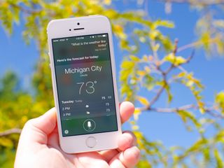 How to check current weather and forecasts with Siri