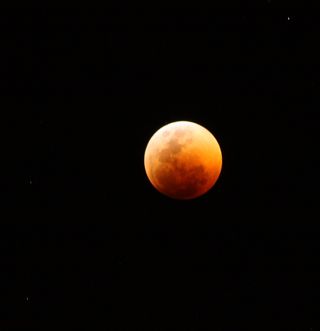 Skywatcher Derek Keats of Johannesburg, South Africa snapped this photo of the total lunar eclipse of June 15, 2011 with a Canon EOS 50D camera.