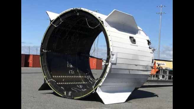 The Dragon&rsquo;s trunk surprisingly landed in the water in tact after being jettisoned during the launch abort test.