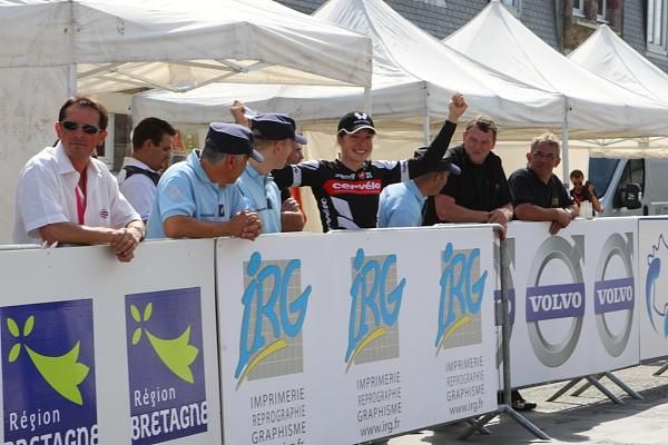 Vos has just finished and Duester knows a Cervelo rider has won the prologue. She watched the race from the 'hot seat' and then, as the tension mounted, from the barriers.
