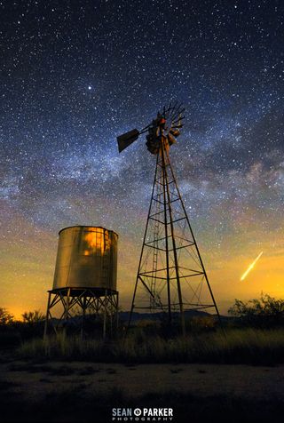 A particularly brilliant-looking Lyrid meteor captured by sky photographer Sean Parker outside Tucson, Arizona.