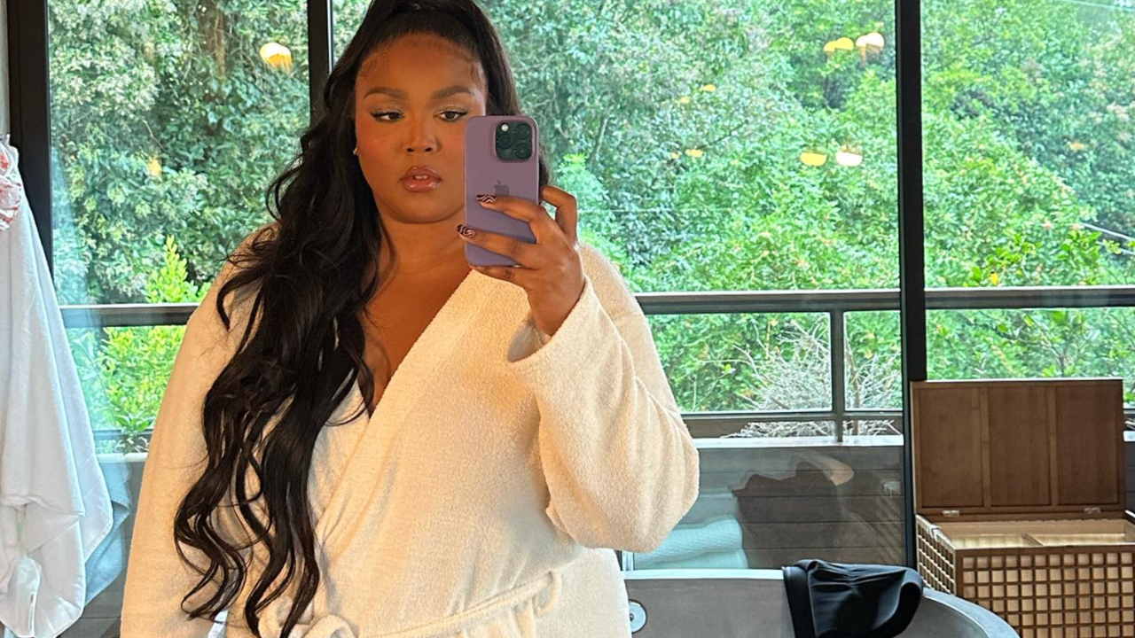 Lizzo Instagram selfie