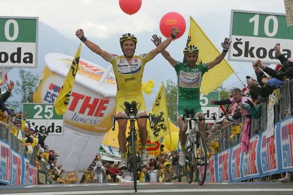 Four years after his first win up Zoncolan, Simoni takes the stage there in 2007.