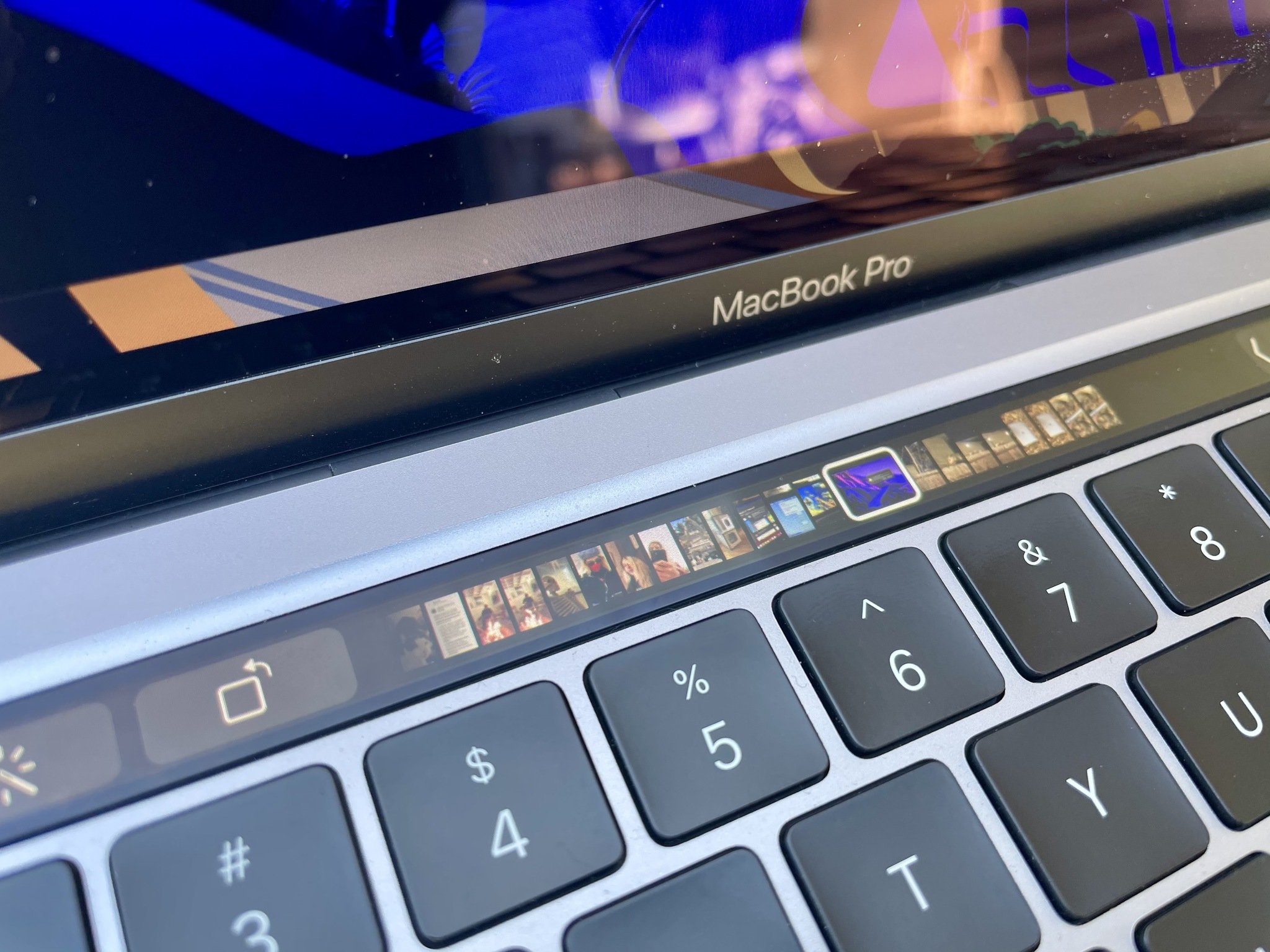 Macbook pro 16 touch bar