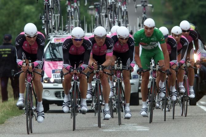 Deutsche Telekom shows their strength in the 2001 Tour TTT
