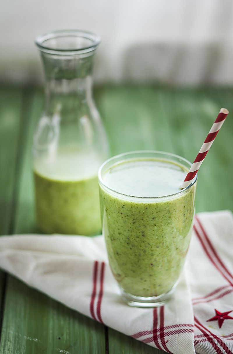 Green, Drink, Ingredient, Drinkware, Juice, Liquid, Health shake, Vegetable juice, Tableware, Glass,