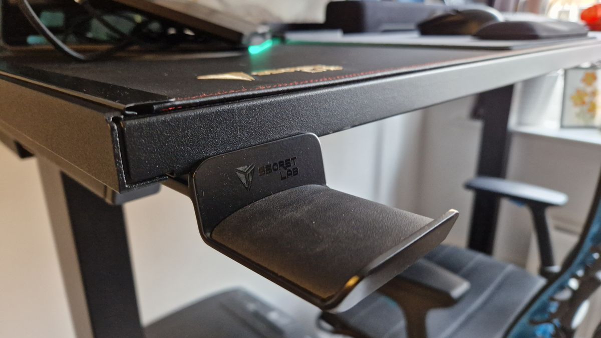 Secretlab Magnus Pro gaming desk