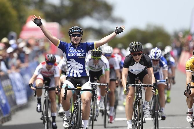 Chloe Hosking takes stage 2