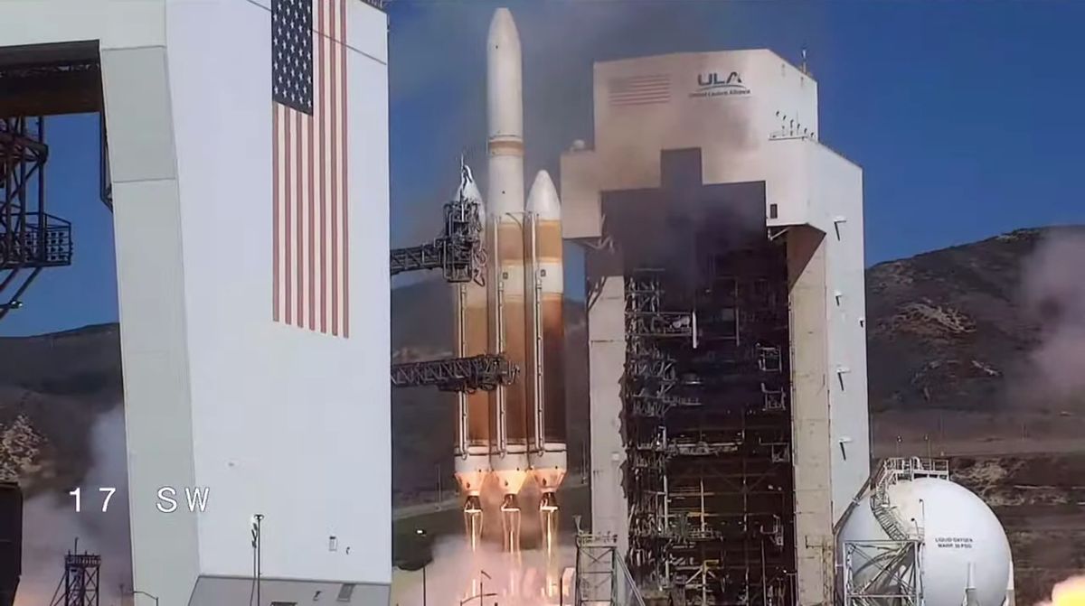 Powerful Delta IV Heavy rocket launches US spy satellite on final flight from Ca..