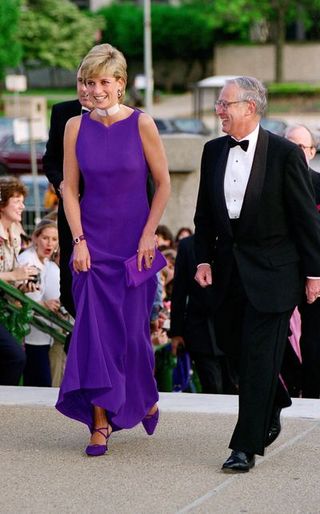 Diana, Princess of Wales arrives for a gala dinner at the Fi