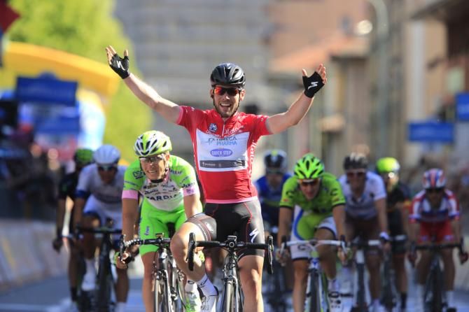 Mark Cavendish (Omega Pharma QuickStep) crosses the line in first place