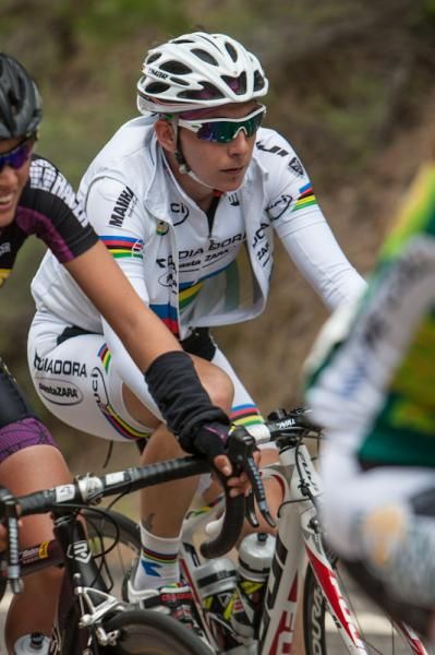 Giorgia Bronzini (Diadora-Pasta Zara) on the climb