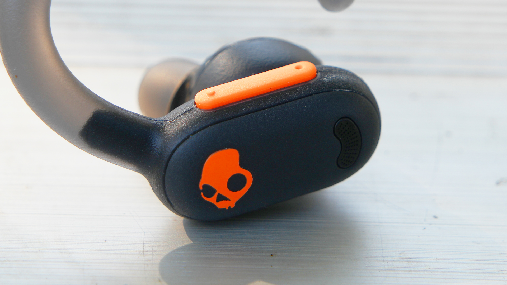 Skullcandy Push ANC Active — это надежный повседневный аксессуар с достойным звуком.