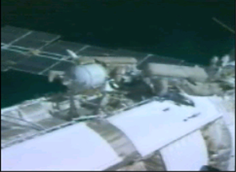 Final Spacewalk a Success for Expedition 9 Crew