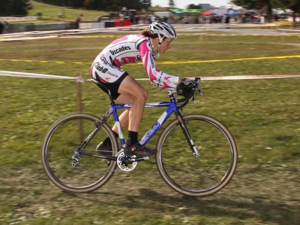 Through the cyclocrossworld.com "spiral", Natasha Elliott (Garneau Club Chaussures) could see how much of a lead she had