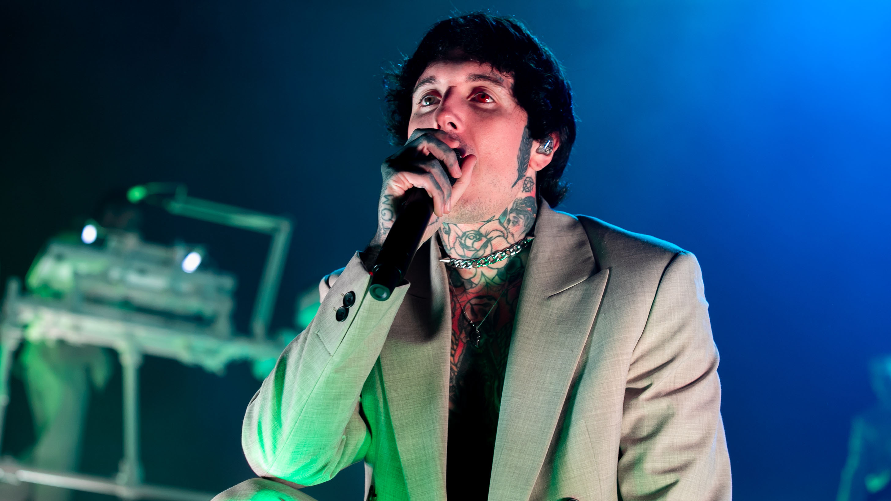 When Children's Author OLI SYKES Kept Getting Emails Meant For BRING ME THE  HORIZON's Frontman