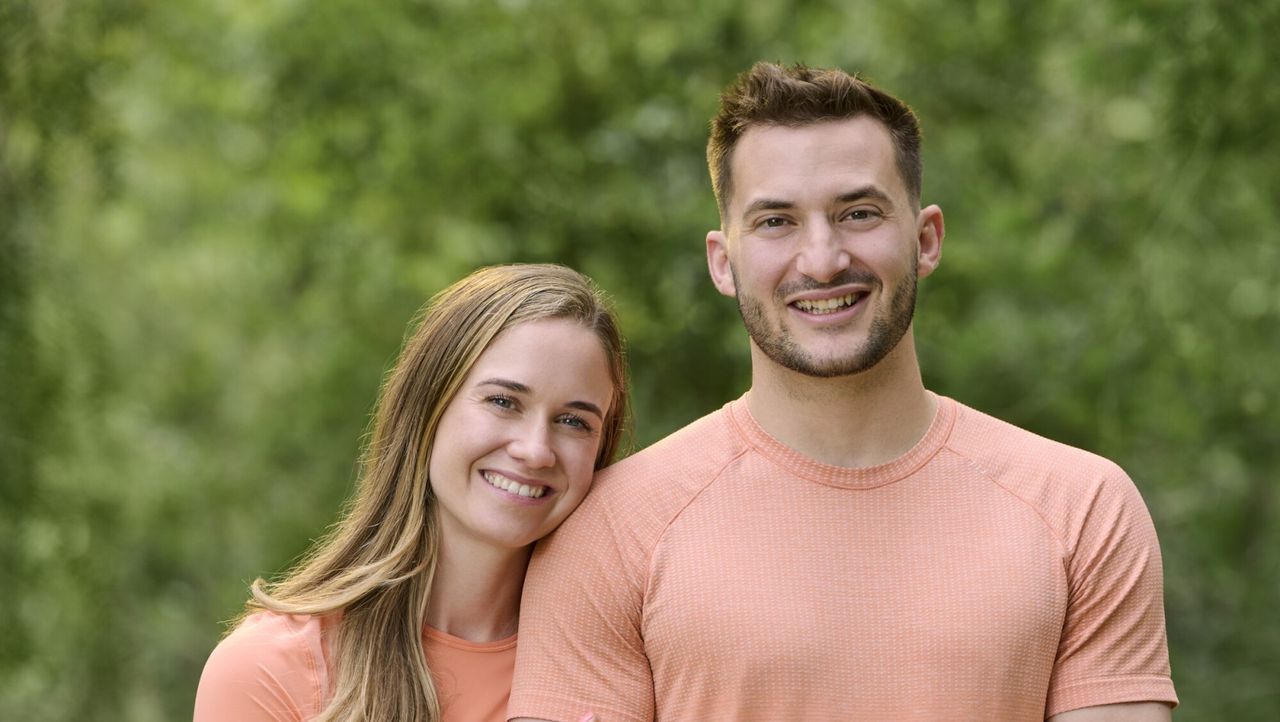 Alyssa Borden and Josiah Borden on The Amazing Race