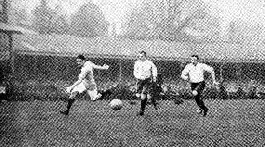 10 things you need to know about the Manchester clubs' humble beginnings |  FourFourTwo