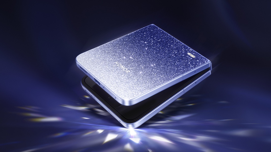 The Honor Magic V Flip 2's limited edition crystal version in China.