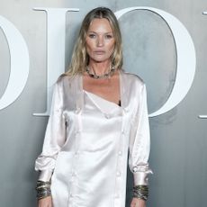 Kate Moss wears round toe heels.