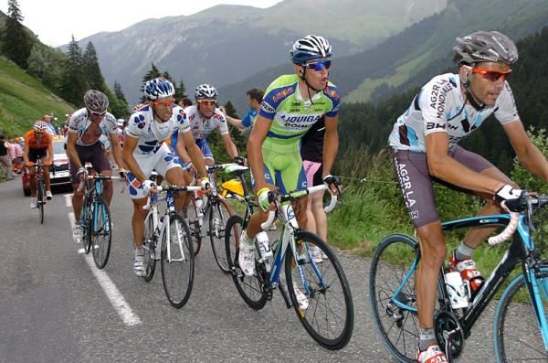 St&eacute;phane Goubert (AG2R La Mondiale) leads Roman Kreuziger (Liquigas) and Christophe Le Mevel (Fran&ccedil;aise des Jeux).