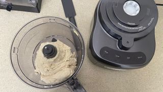 Making dough with the Cuisinart Elemental 13 Cup Food Processor with Dicing