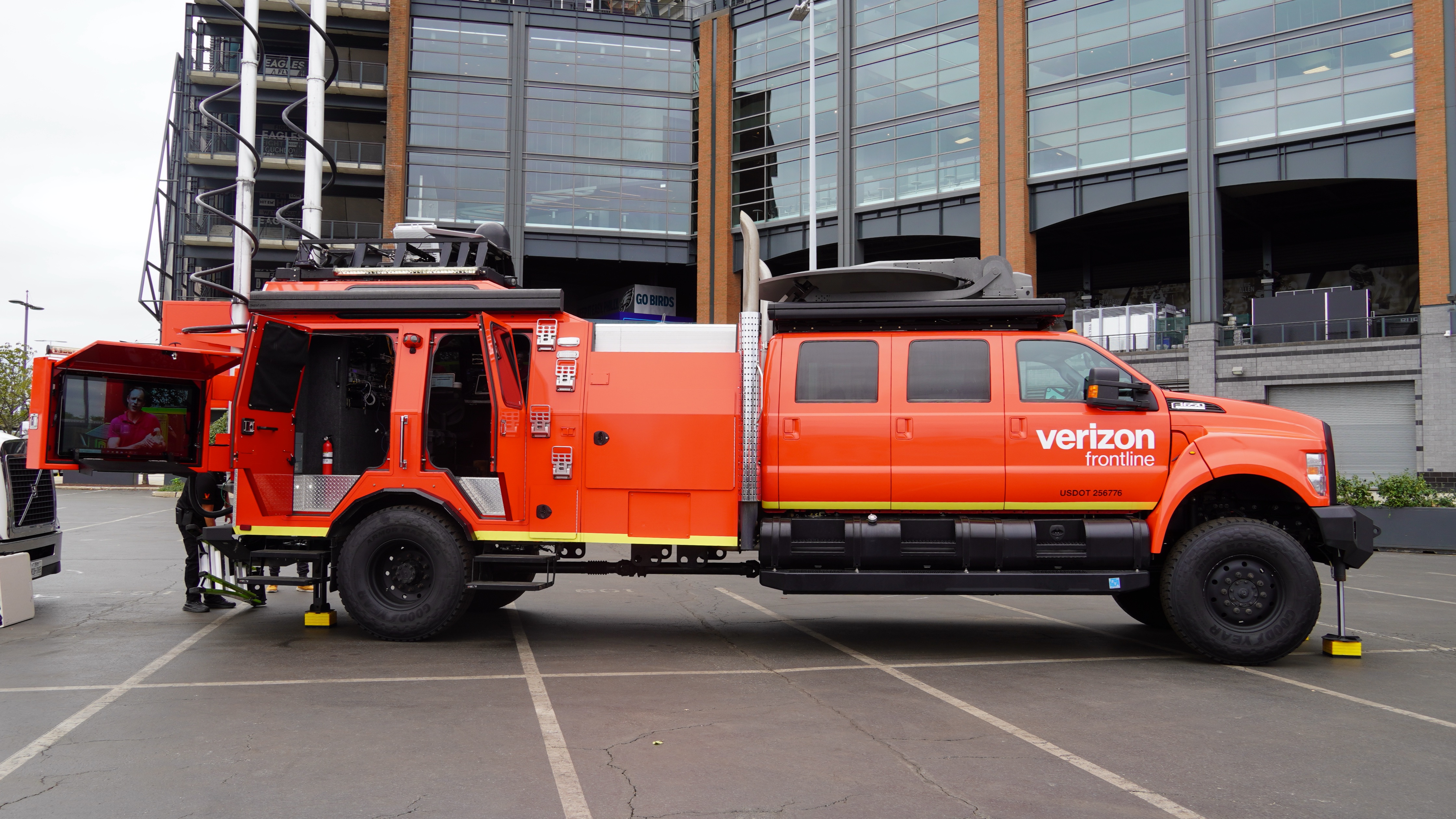 Verizon Frontline equipment on display at the Philadelphia Roadshow.