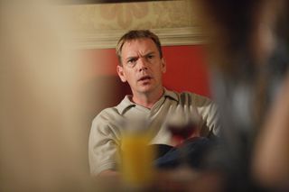 Ian grows suspicious about Jane