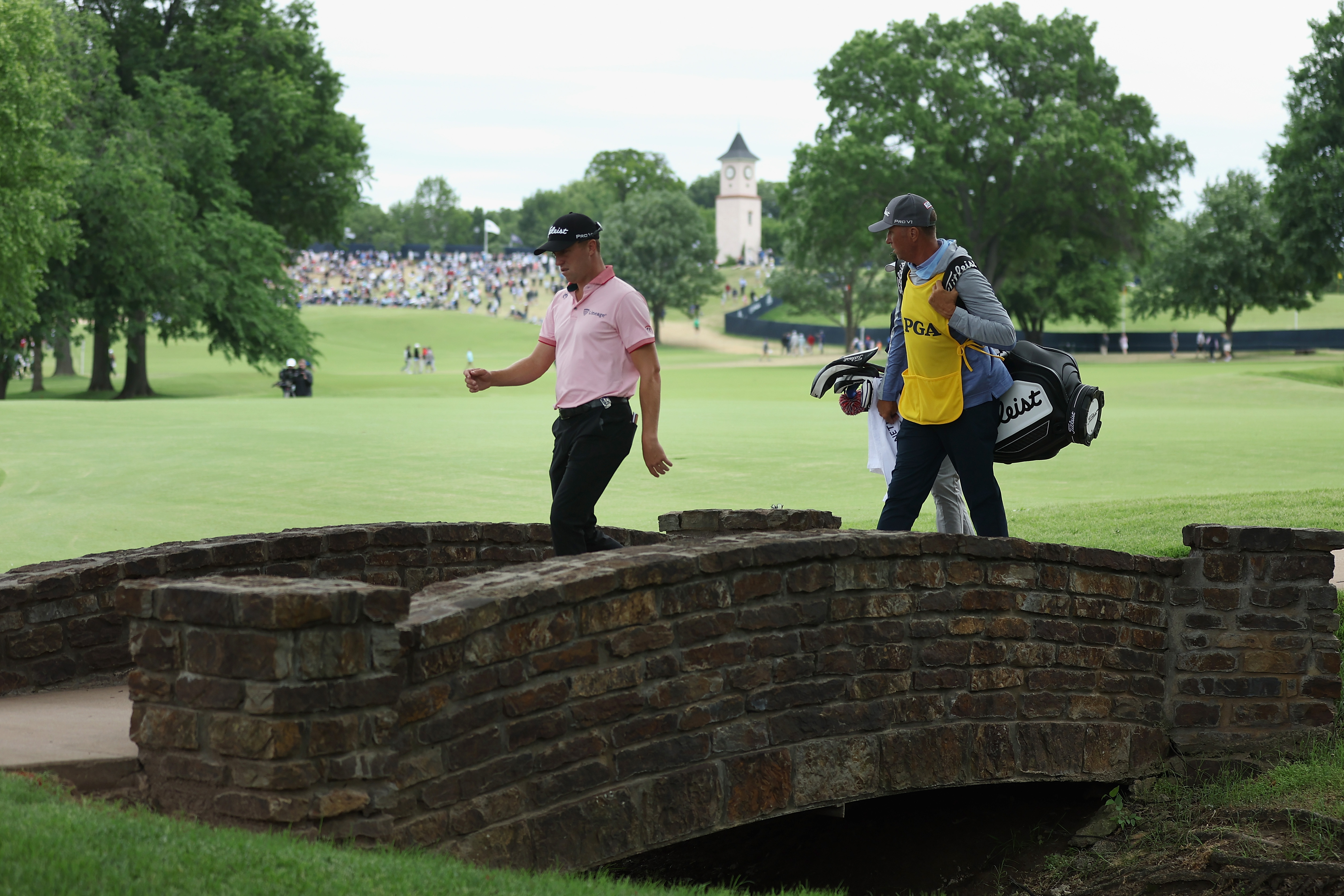 Justin Thomas en route to winning at Southern Hills in 2022