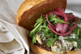 Blue cheese burger with rocket
