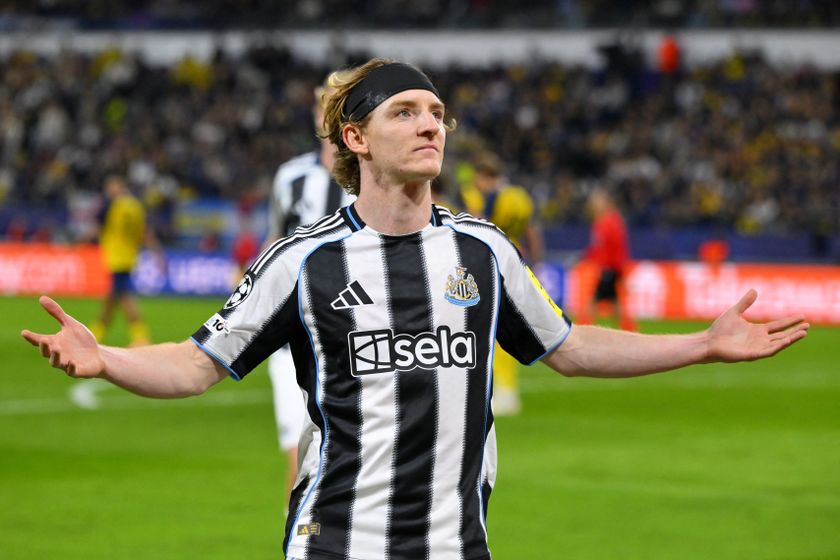 Newcastle United&#039;s English midfielder #10 Anthony Gordon celebrates scoring his team&#039;s second goal from the penalty spot during the UEFA Champions League, league phase - Matchday 2 football match between Royale Union Saint-Gilloise and Newcastle United FC at the RSC Anderlecht Stadium in Brussels on October 1, 2025. (Photo by JOHN THYS / AFP)