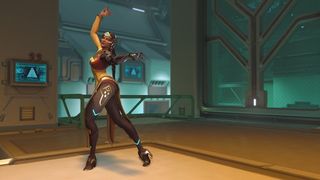 Symmetra standing in a dance pose