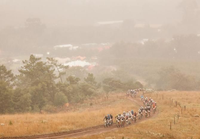 Riders head out of Oak Valley for the final stage
