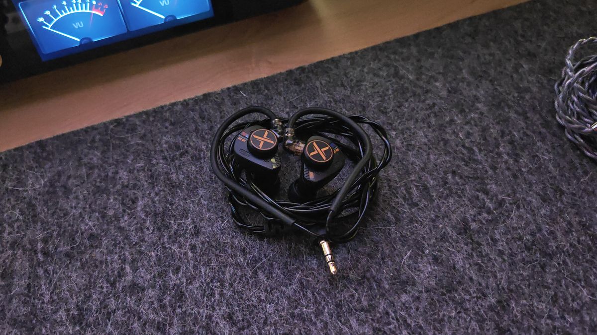 Various shots of the Ooopus Op.22 IEM.