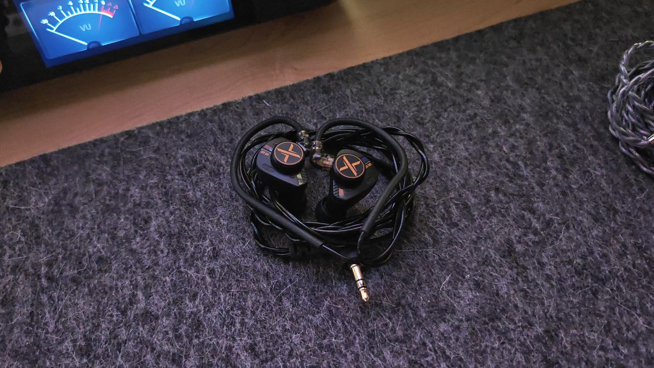 Various shots of the Ooopus Op.22 IEM.