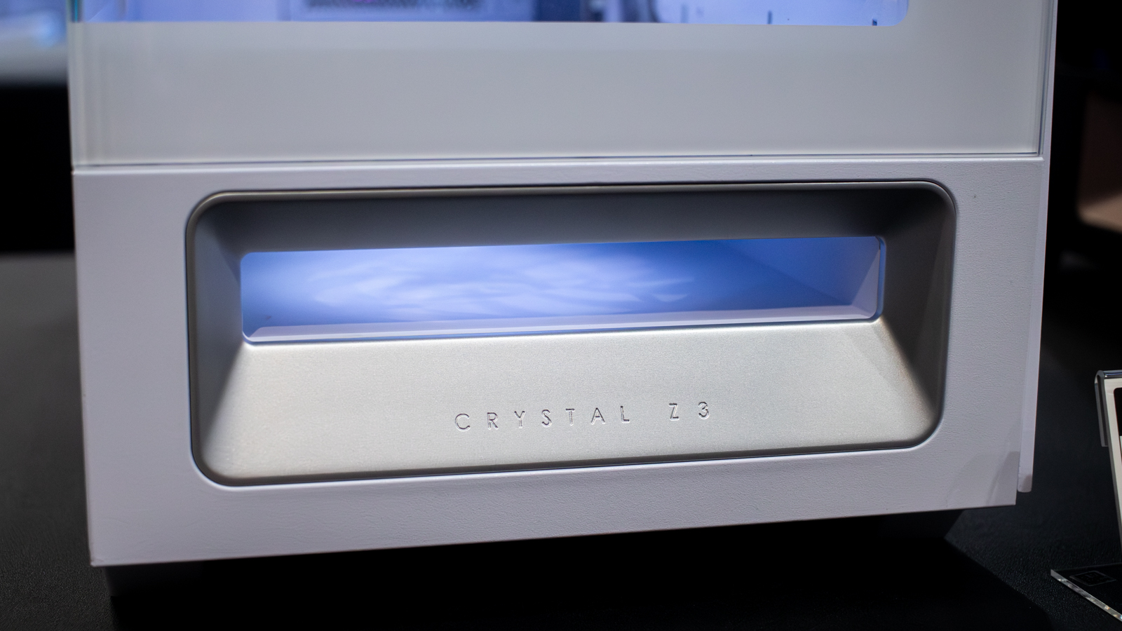 The FormulaV line Crystal Z3 PC case
