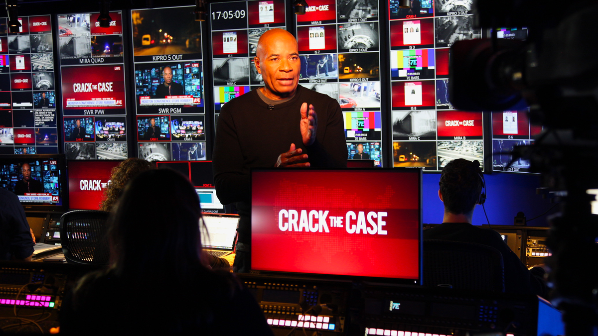 Tony Harris hosts Crack The Case on A&amp;E