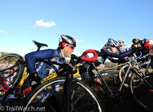 Elite women on a steep run-up