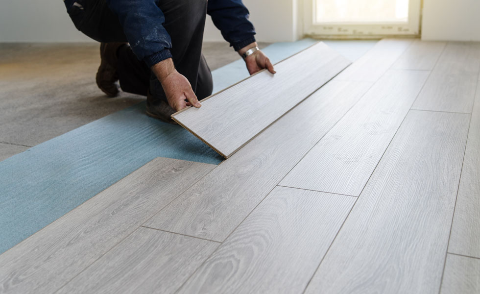 laying laminate flooring