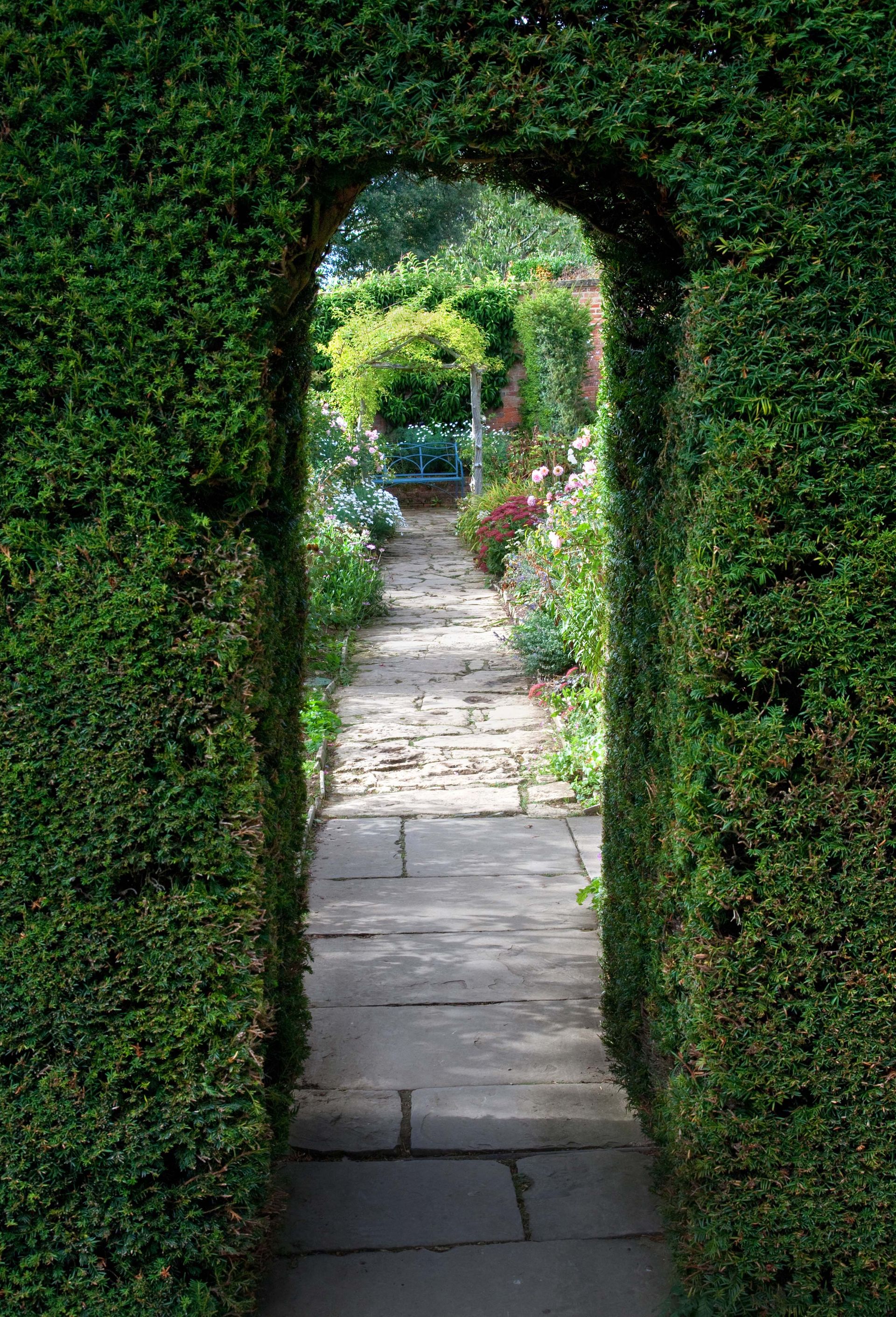 Cottage garden path ideas 13 beautiful ways to make journeying through