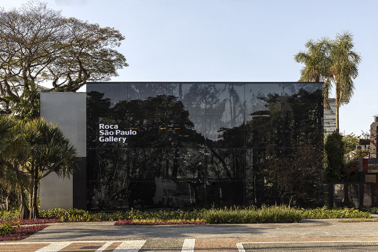 Roca São Paulo Gallery front facade