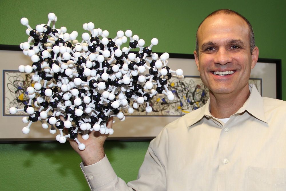 Chemist Invents Environmentally Friendly Plastics of Tomorrow Live